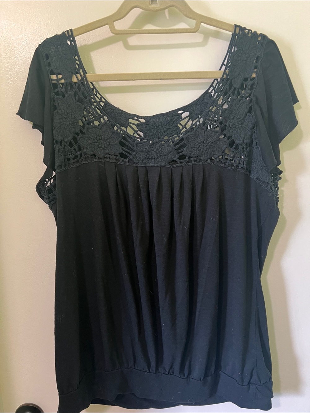 Vintage Torrid Black Crochet-Trim Scoop Neck Women's Top Size 2